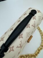 Louis Vuitton M46914 Pochette Métis East West - Image 8