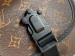 Louis Vuitton M46973 Quest Messenger - Image 9