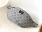 Louis Vuitton M46108 Discovery Bumbag - Image 6