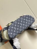 Louis Vuitton M46805 Christopher MM - Image 7