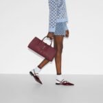 Gucci Medium tote bag with hook closure - Image 2