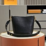 Louis Vuitton M24006 LOCK AND WALK Bag - Image 6