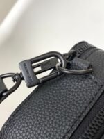 Louis Vuitton M59161 Alpha Wearable Wallet - Image 4