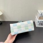 Louis Vuitton Jungle Bag onthego 2-in-1 Tote Shopping Bag - Image 8