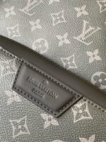 Louis Vuitton M43186 Discovery Backpack - Image 6