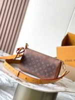 Louis Vuitton M11623 Pochette Accessoire XL - Image 4